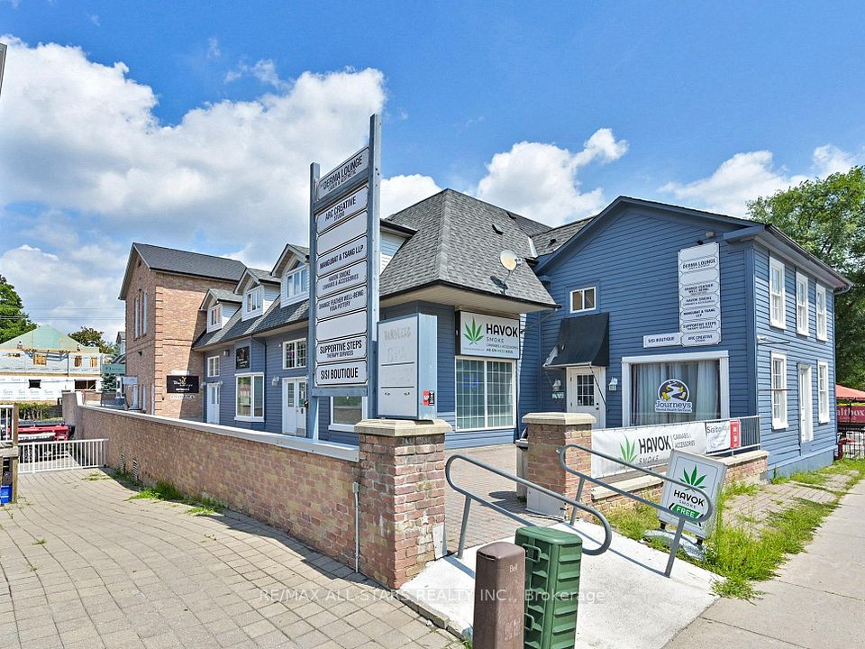 38 Wellington Street E 7C, Aurora, ON L4G 1H5