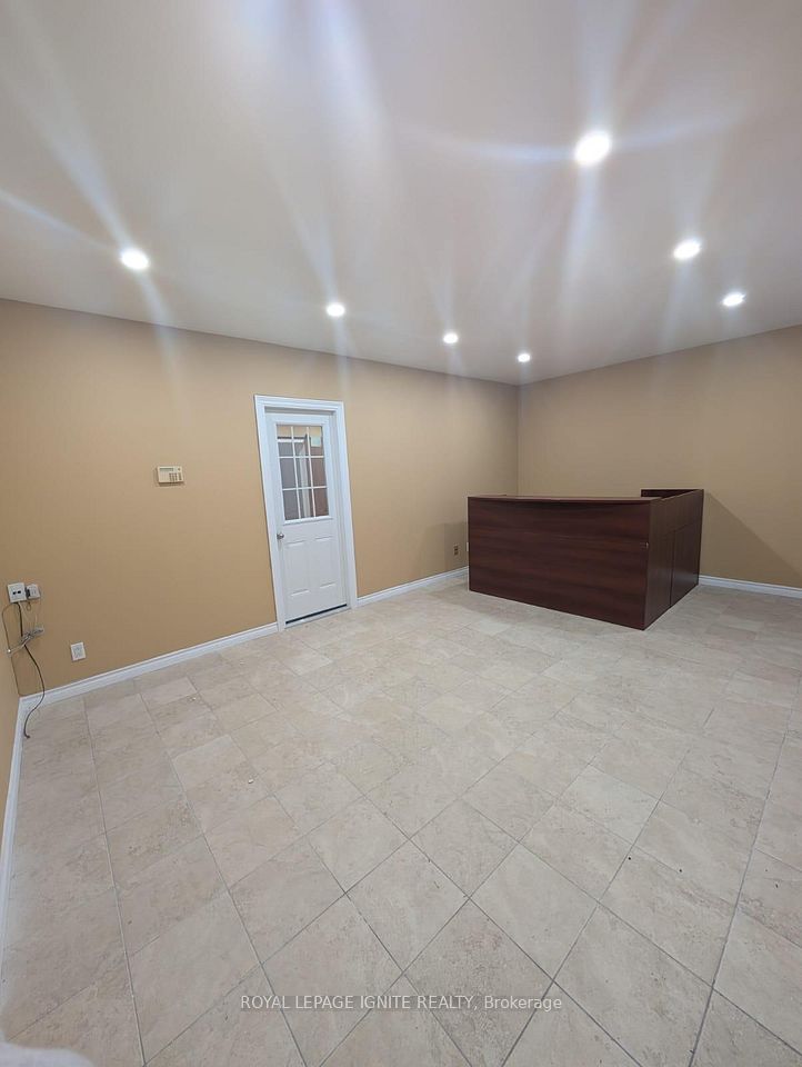 346 Newkirk Road 11, Richmond Hill, ON L4C 0A9