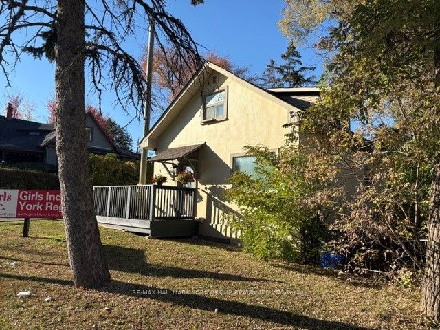 154 Wellington Street E, Aurora, ON L4G 1G3