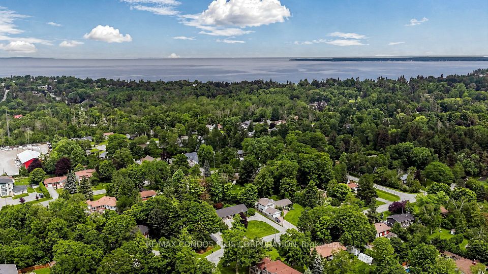 20 Southwood Crescent, Georgina, ON L0E 1R0 4