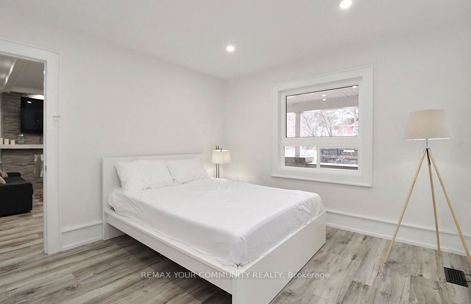 21052 Dalton Road, Georgina, ON L0E 1L0 16