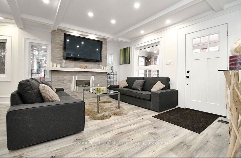 Detached at 21052 Dalton Road, Georgina, ON L0E 1L0