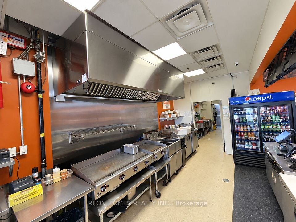 15480 Bayview Avenue, Aurora, ON L4G 7J1