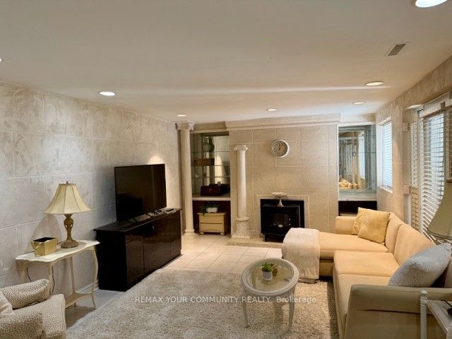 15500 Leslie Street Lower Level, Aurora, ON L4G 7C4 5