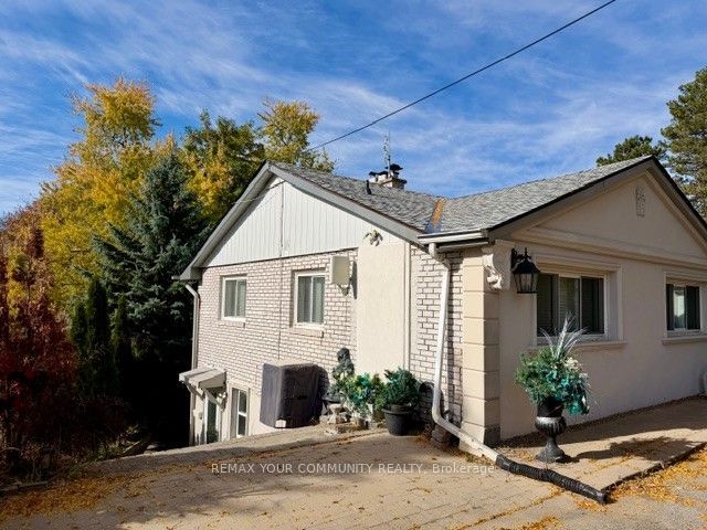 15500 Leslie Street Lower Level, Aurora, ON L4G 7C4 2