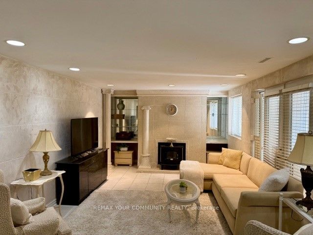 15500 Leslie Street Lower Level, Aurora, ON L4G 7C4 7