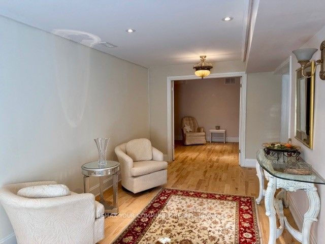 15500 Leslie Street Lower Level, Aurora, ON L4G 7C4 12