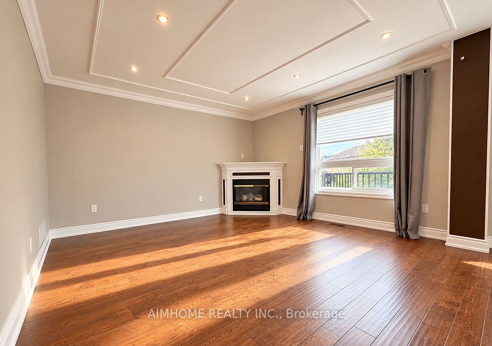 22 Matson Court, Aurora, ON L4G 7W8 5
