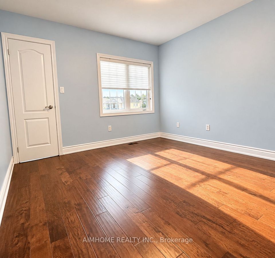 22 Matson Court, Aurora, ON L4G 7W8 12