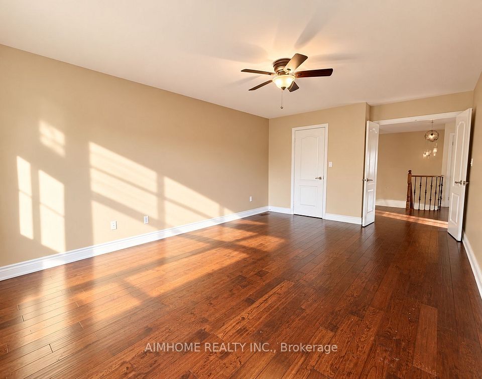 22 Matson Court, Aurora, ON L4G 7W8 10