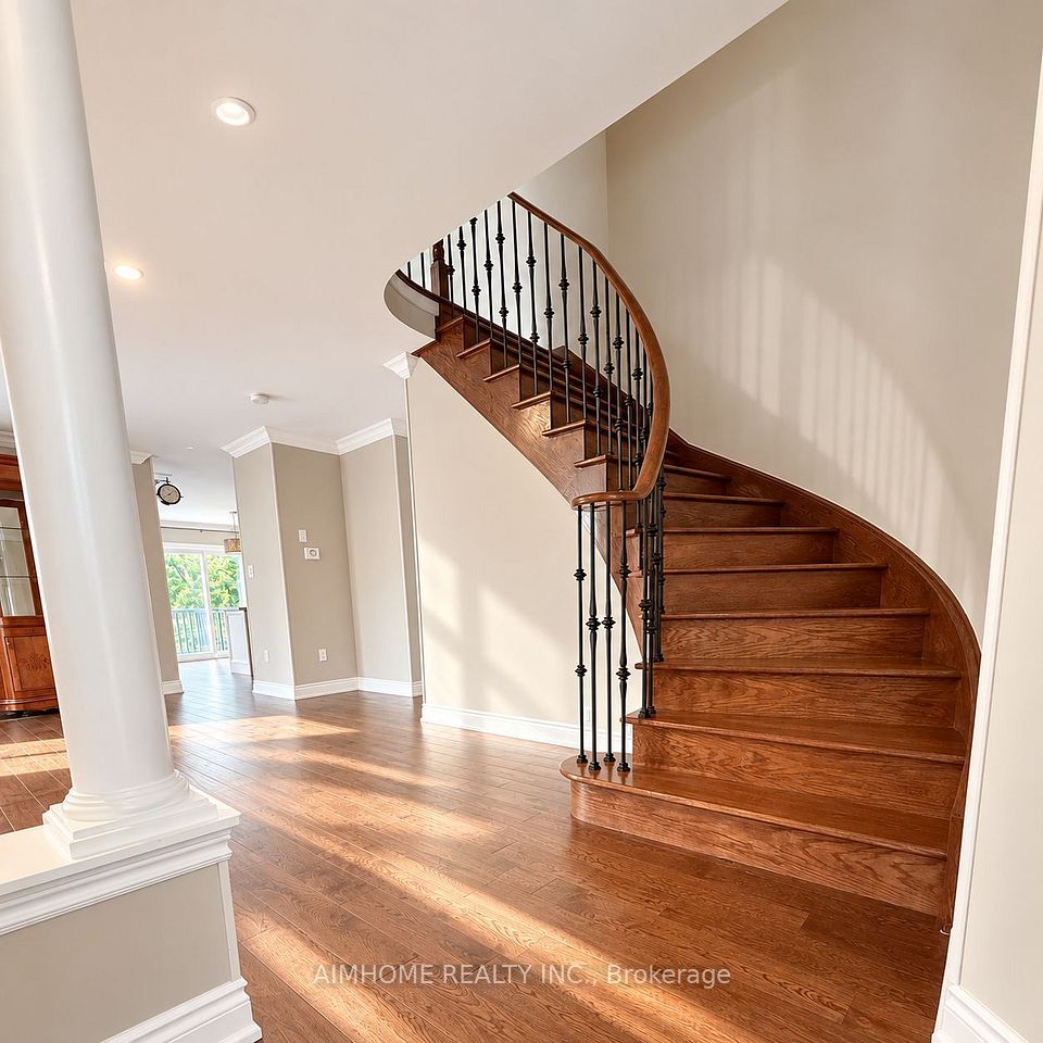 22 Matson Court, Aurora, ON L4G 7W8 8