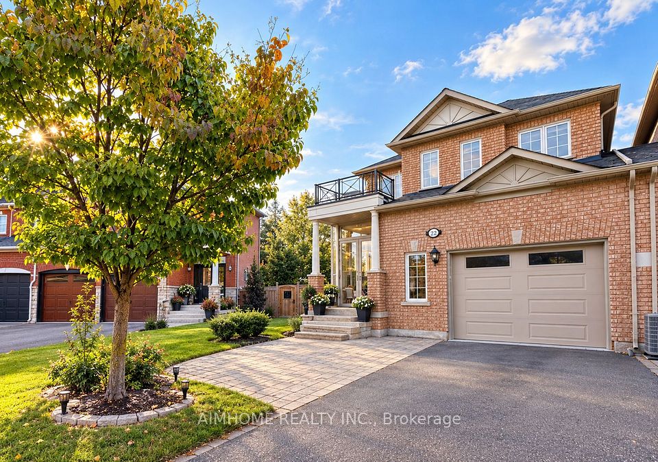 Semi-Detached at 22 Matson Court, Aurora, ON L4G 7W8