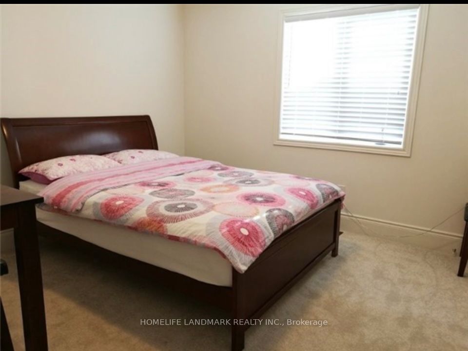 19 Warren Mcbride Crescent, Aurora, ON L4G 0W4 2