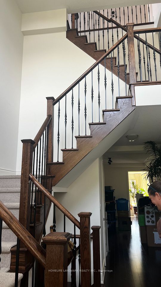 19 Warren Mcbride Crescent, Aurora, ON L4G 0W4 4