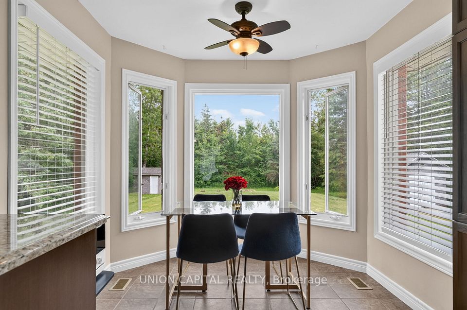 3132 Ravenshoe Road, Georgina, ON L4P 3E9 17
