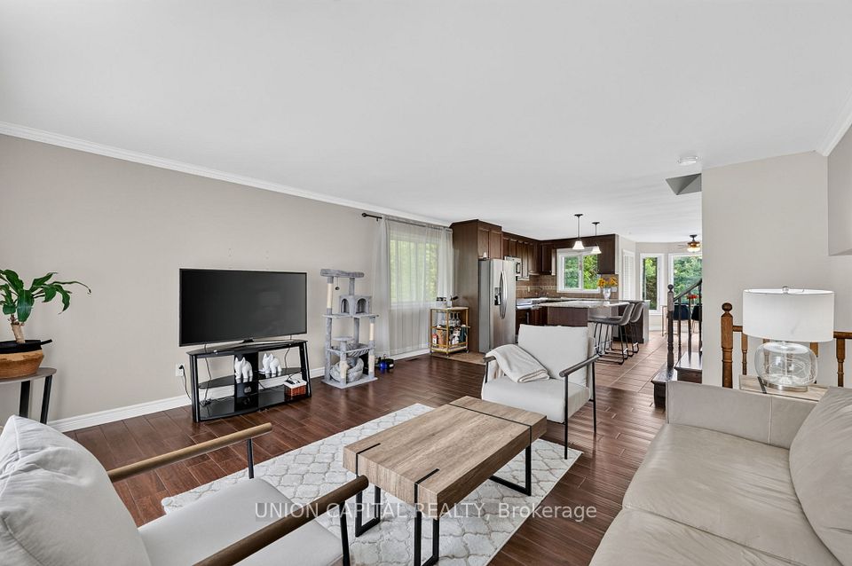 3132 Ravenshoe Road, Georgina, ON L4P 3E9 9