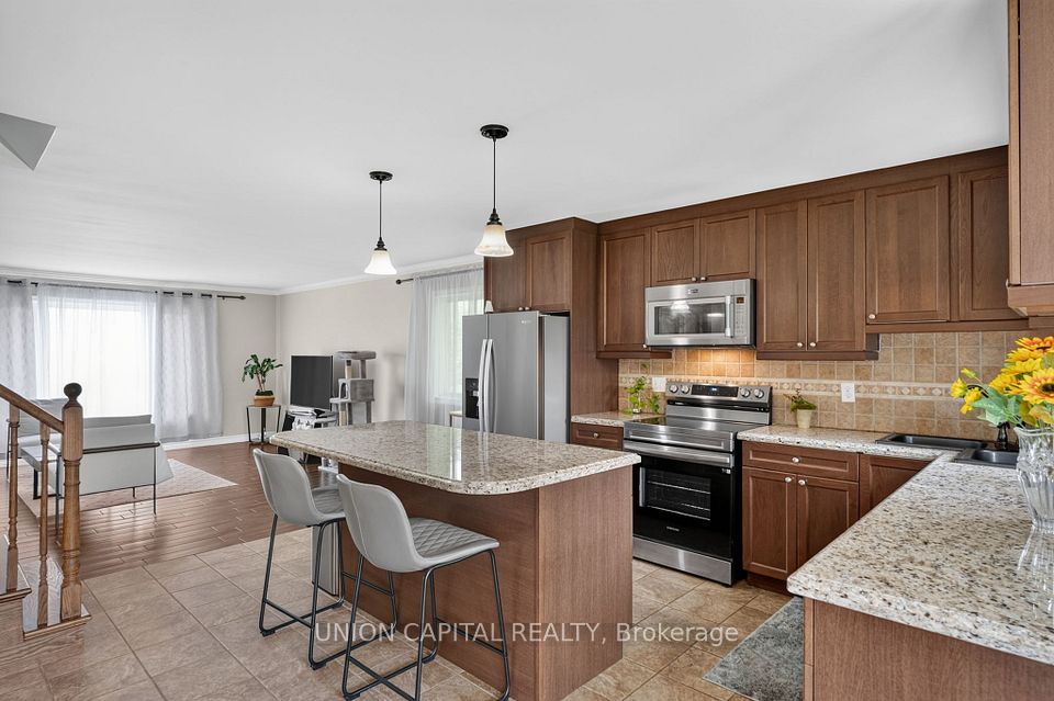 3132 Ravenshoe Road, Georgina, ON L4P 3E9 12