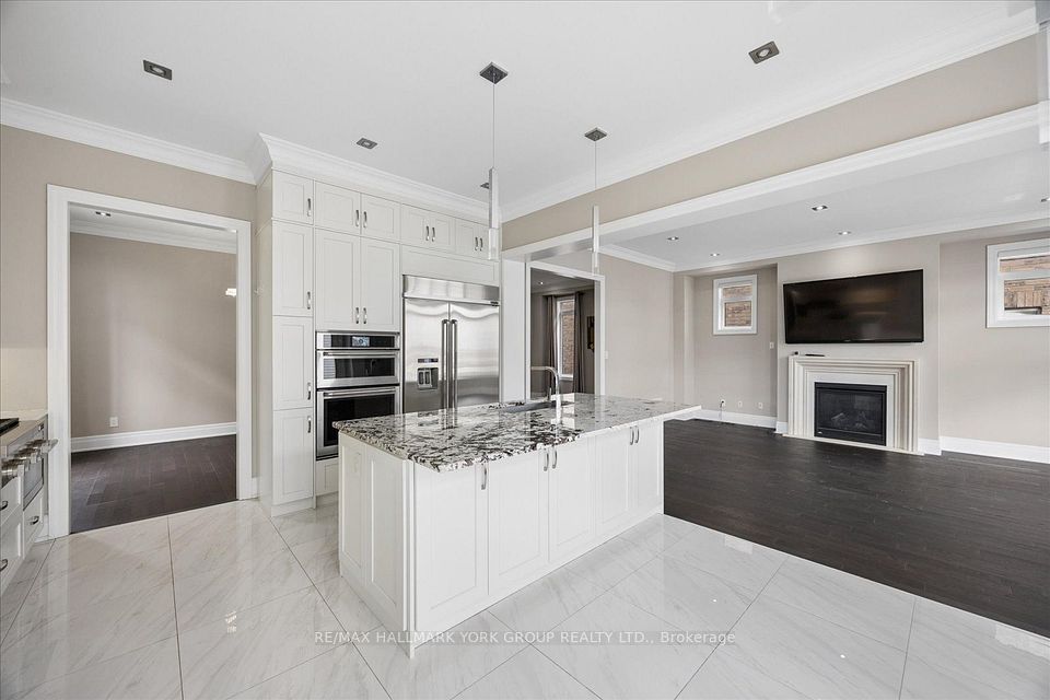 19 Lampkin Street, Georgina, ON L0E 1R0 15