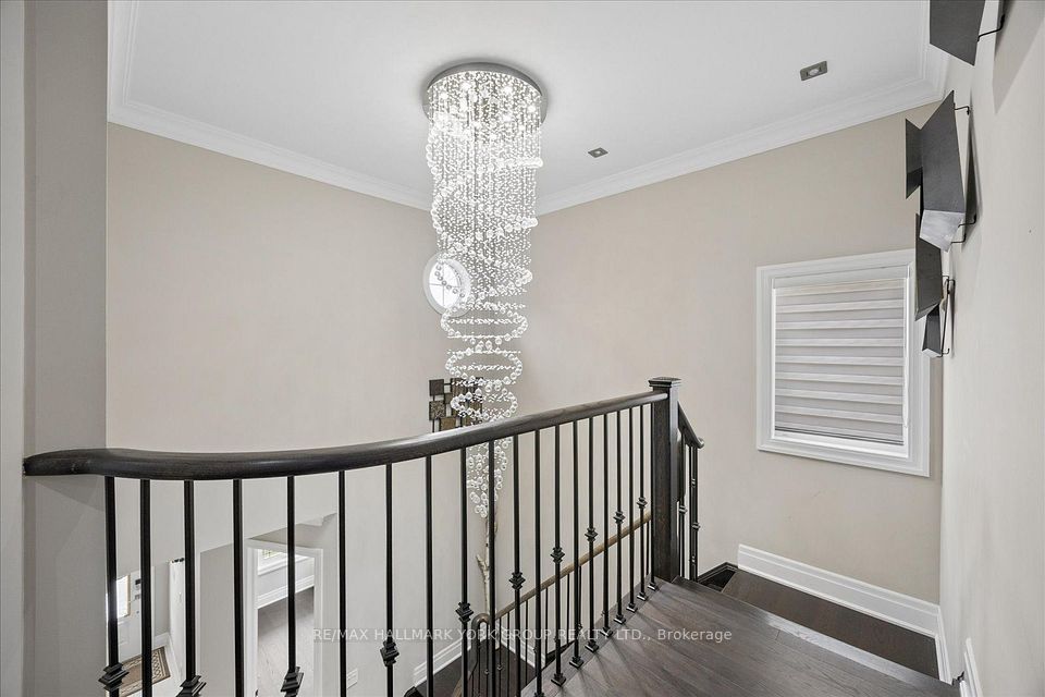 19 Lampkin Street, Georgina, ON L0E 1R0 24