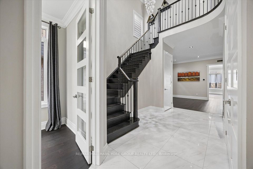 19 Lampkin Street, Georgina, ON L0E 1R0 5