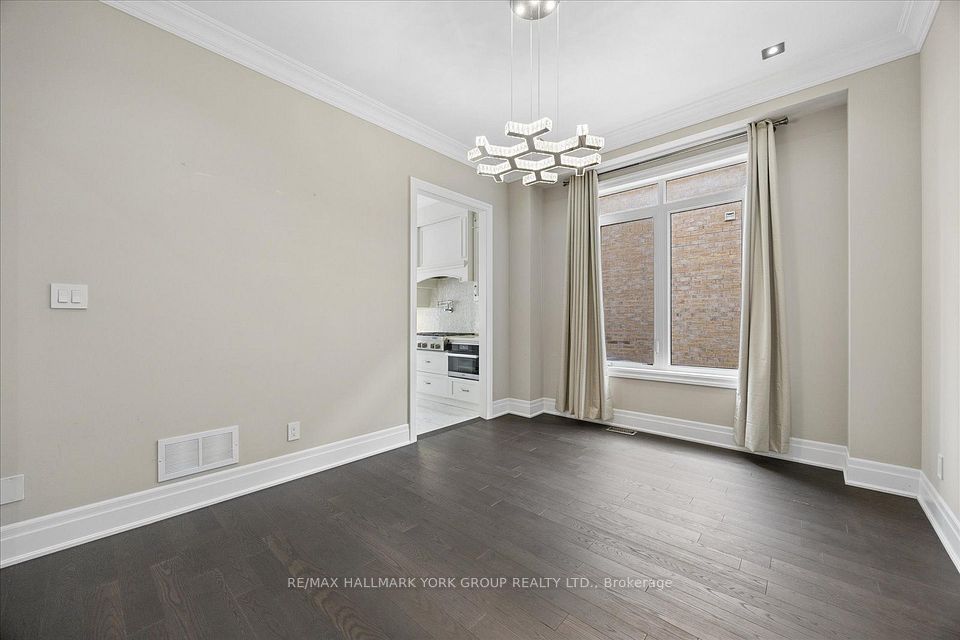 19 Lampkin Street, Georgina, ON L0E 1R0 8