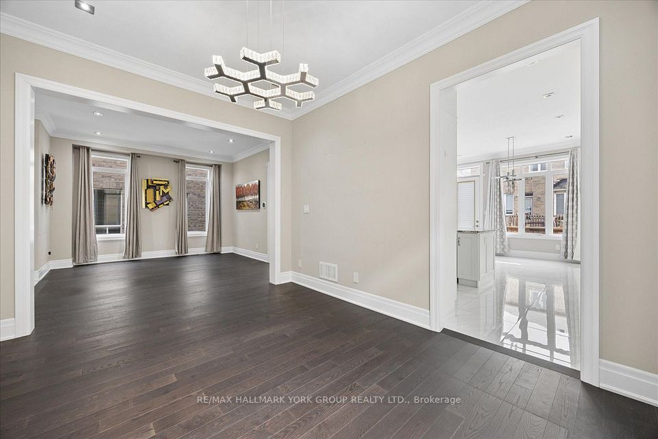 19 Lampkin Street, Georgina, ON L0E 1R0 9