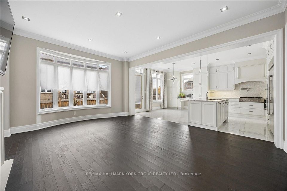 19 Lampkin Street, Georgina, ON L0E 1R0 20