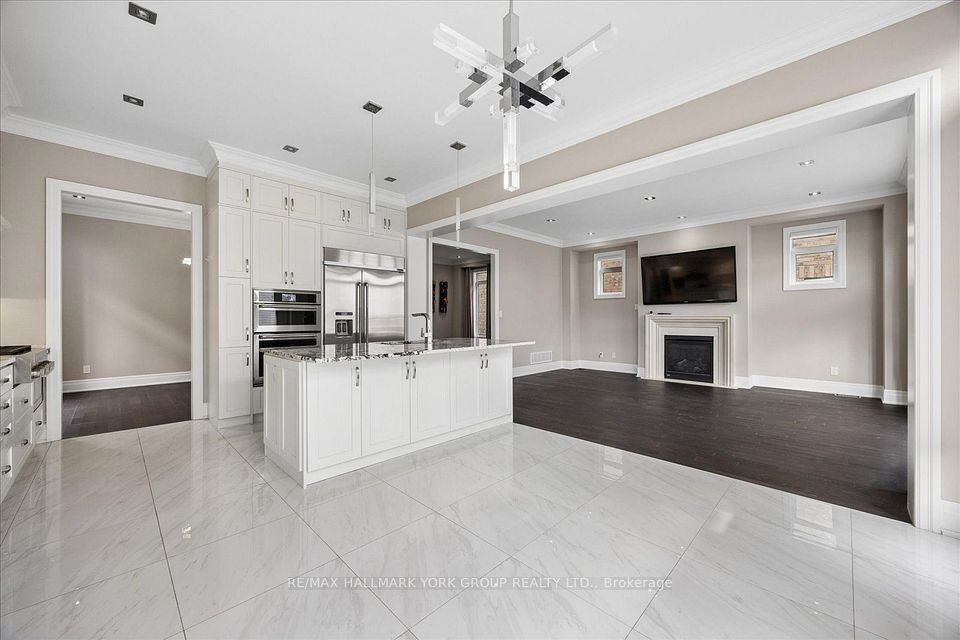 19 Lampkin Street, Georgina, ON L0E 1R0 18
