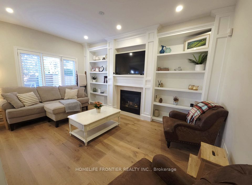 613 Society Crescent, Newmarket, ON L3X 2V8 4