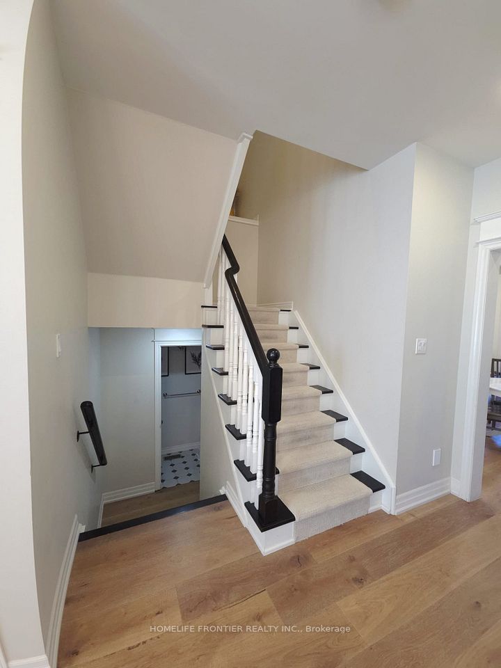 613 Society Crescent, Newmarket, ON L3X 2V8 17