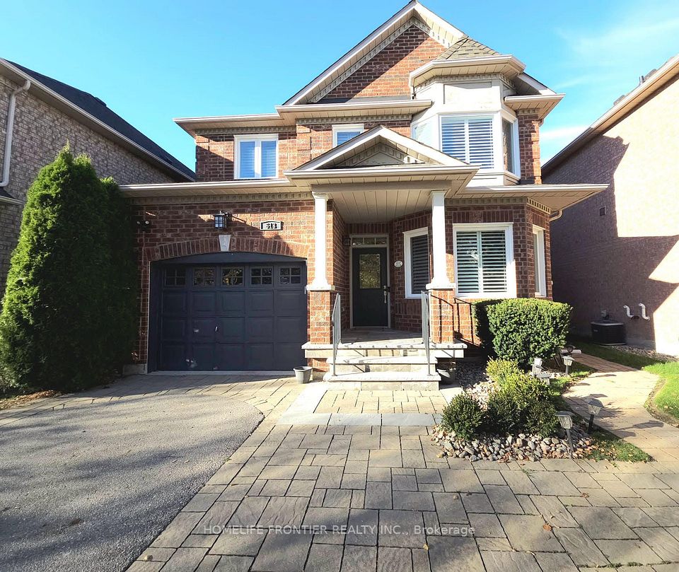 Detached at 613 Society Crescent, Newmarket, ON L3X 2V8