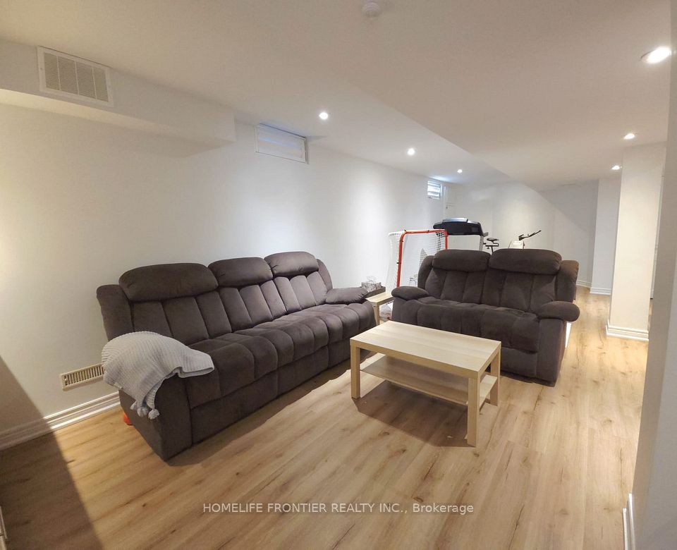 613 Society Crescent, Newmarket, ON L3X 2V8 22