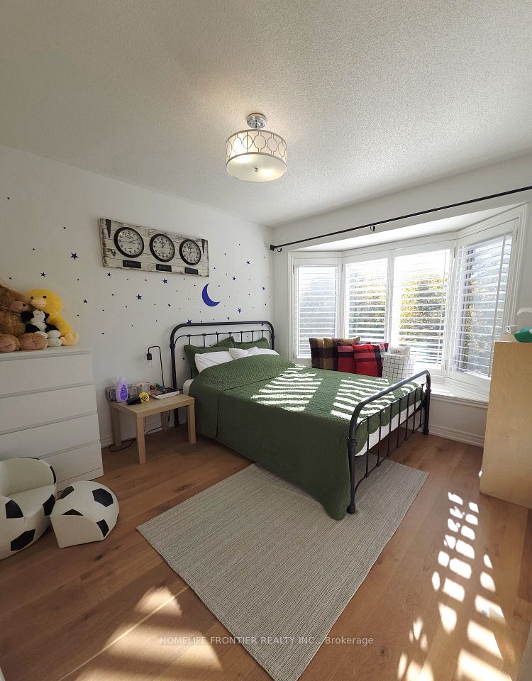 613 Society Crescent, Newmarket, ON L3X 2V8 11