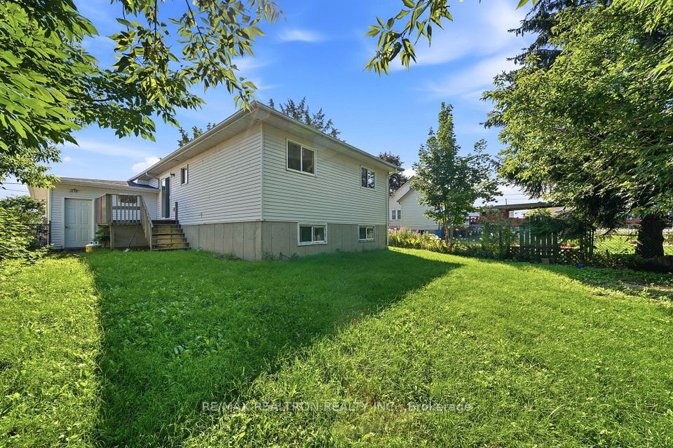 414 The Queensway Road S, Georgina, ON L4P 2C7 15