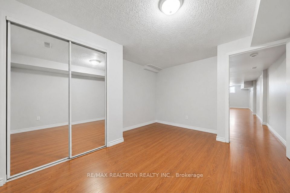414 The Queensway Road S, Georgina, ON L4P 2C7 7