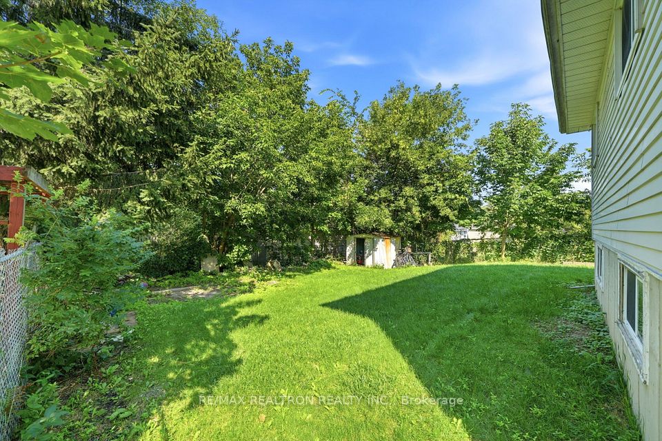 414 The Queensway Road S, Georgina, ON L4P 2C7 14