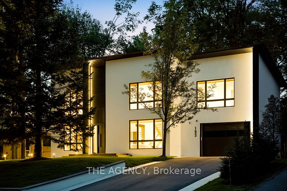Detached at 193 Beechwood Crescent, Newmarket, ON L3Y 1W2