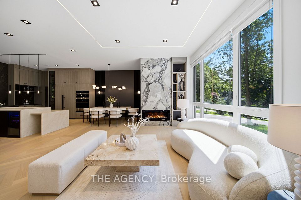 193 Beechwood Crescent, Newmarket, ON L3Y 1W2 8