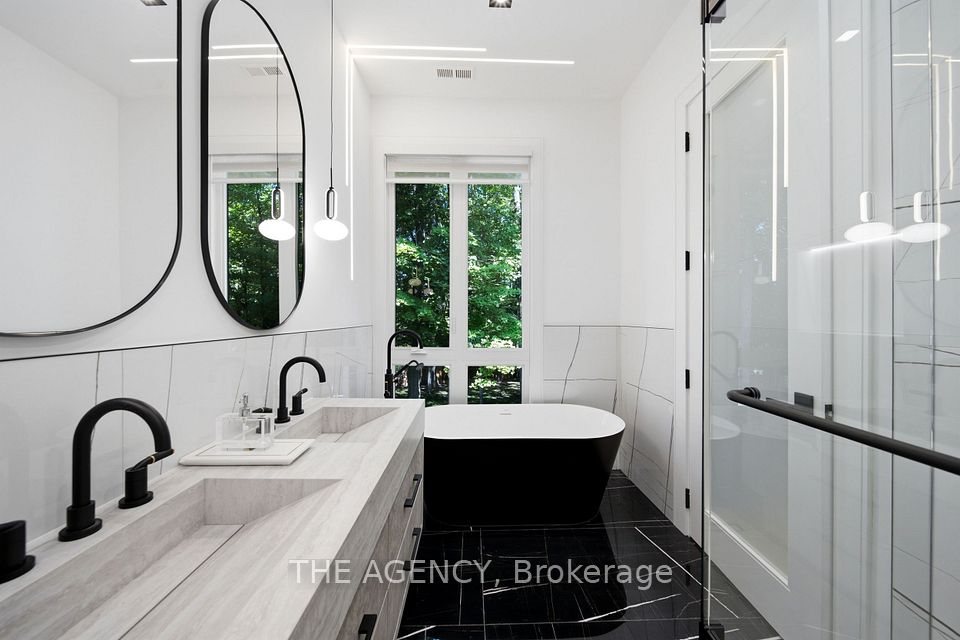193 Beechwood Crescent, Newmarket, ON L3Y 1W2 23