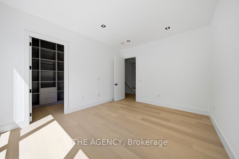 193 Beechwood Crescent, Newmarket, ON L3Y 1W2 24