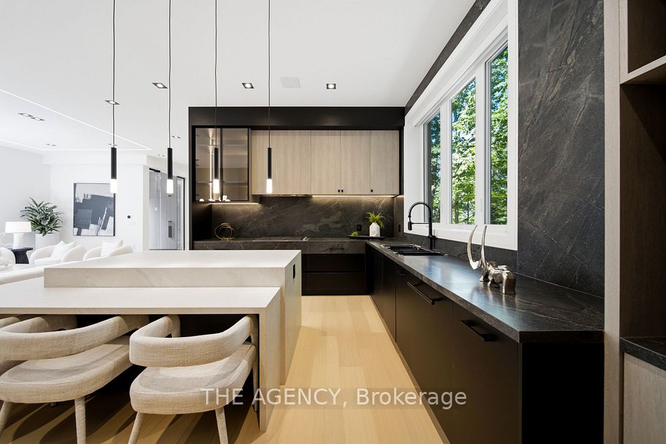 193 Beechwood Crescent, Newmarket, ON L3Y 1W2 11