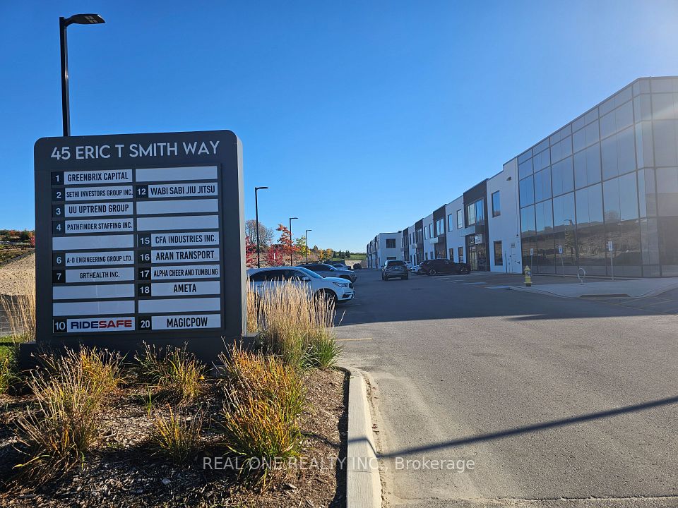 45 Eric T Smith Way 18, Aurora, ON L4G 7C6