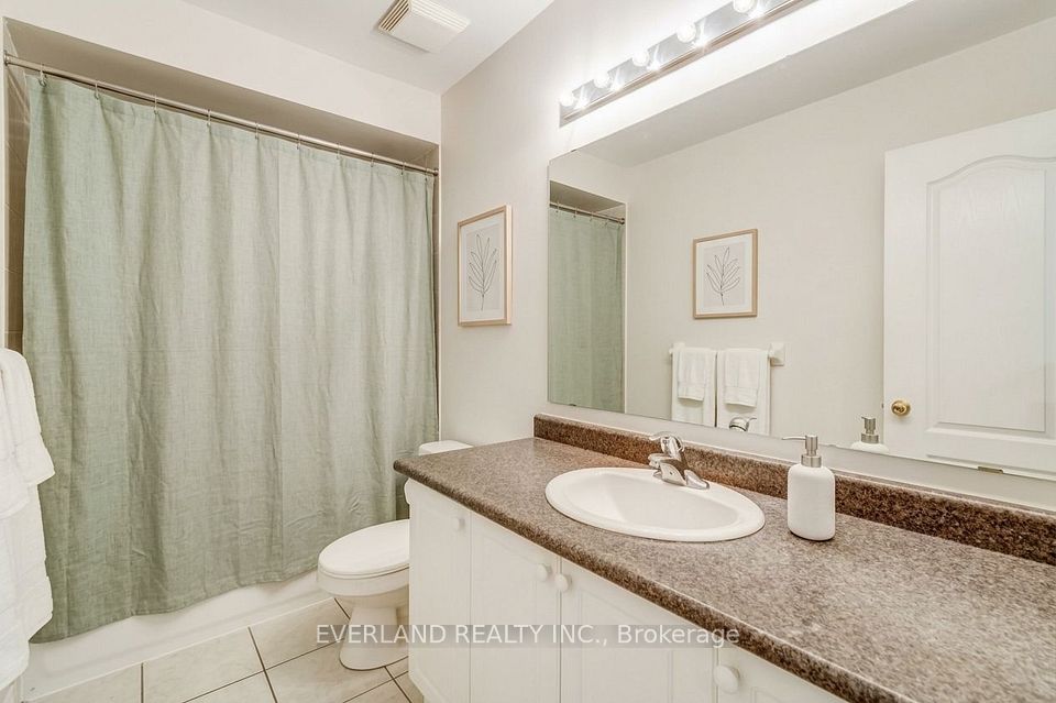 31 Marshview Avenue, Aurora, ON L4G 7W5 14