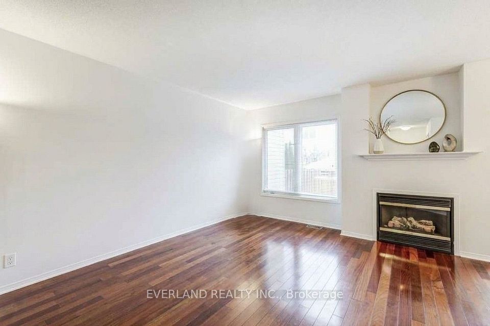 31 Marshview Avenue, Aurora, ON L4G 7W5 5