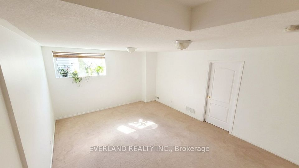 31 Marshview Avenue, Aurora, ON L4G 7W5 15