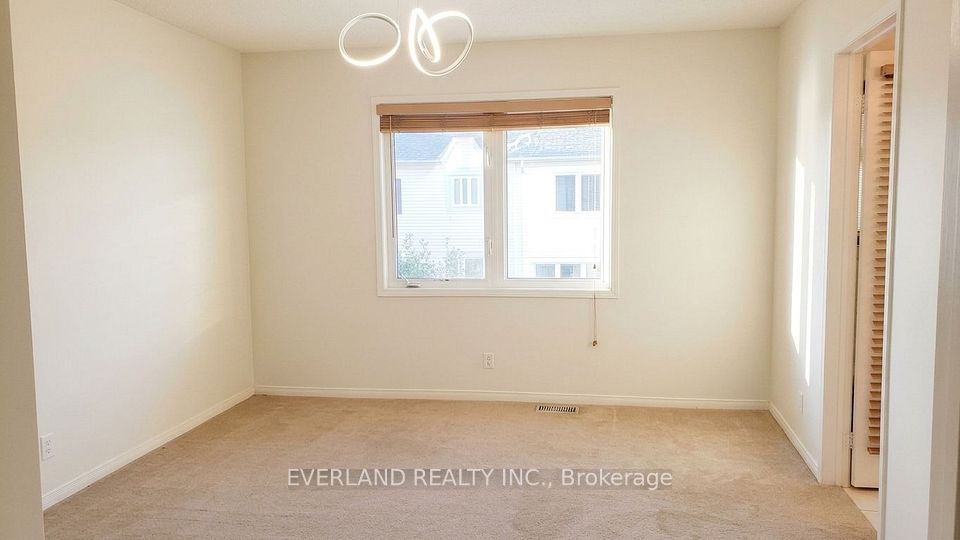 31 Marshview Avenue, Aurora, ON L4G 7W5 9