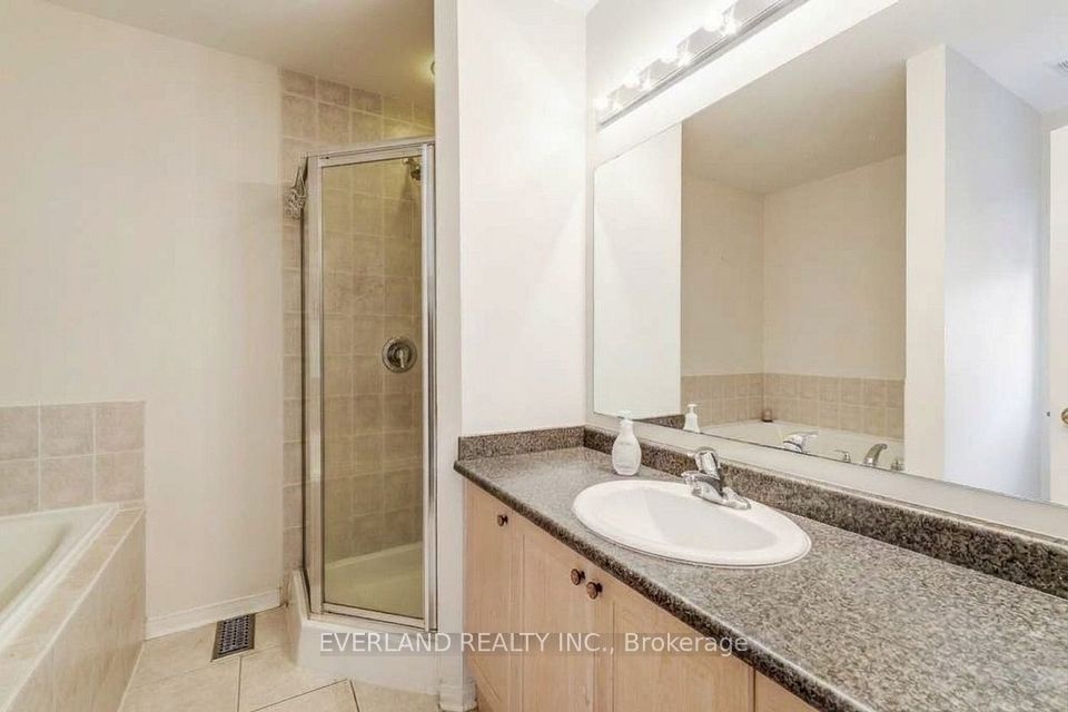 31 Marshview Avenue, Aurora, ON L4G 7W5 10