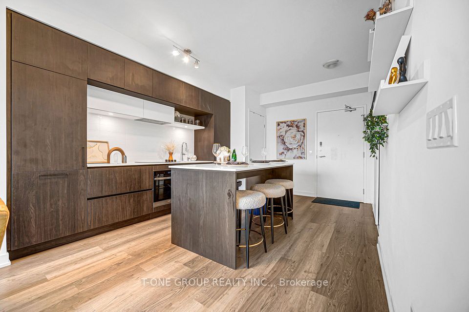6 David Eyer Road 313, Richmond Hill, ON L4S 0N5 13