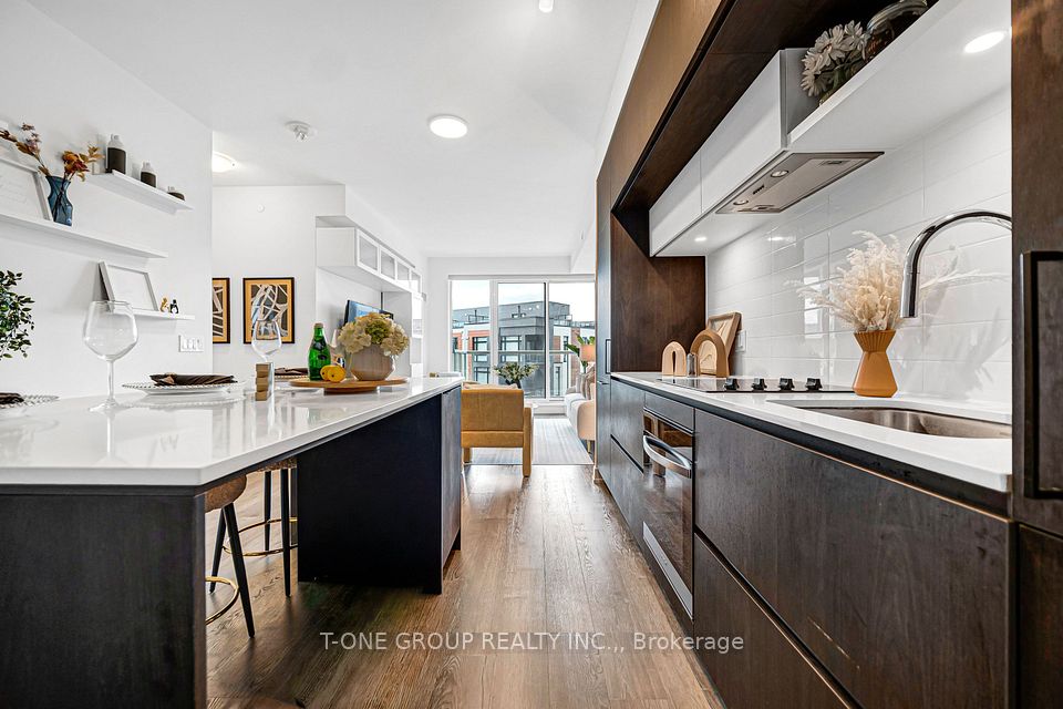 6 David Eyer Road 313, Richmond Hill, ON L4S 0N5 14