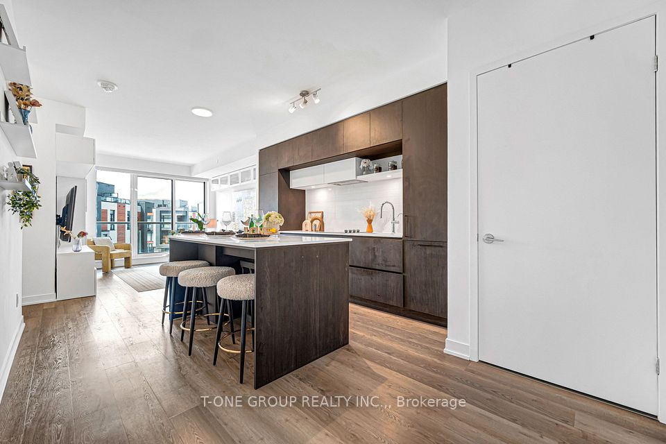 6 David Eyer Road 313, Richmond Hill, ON L4S 0N5 16